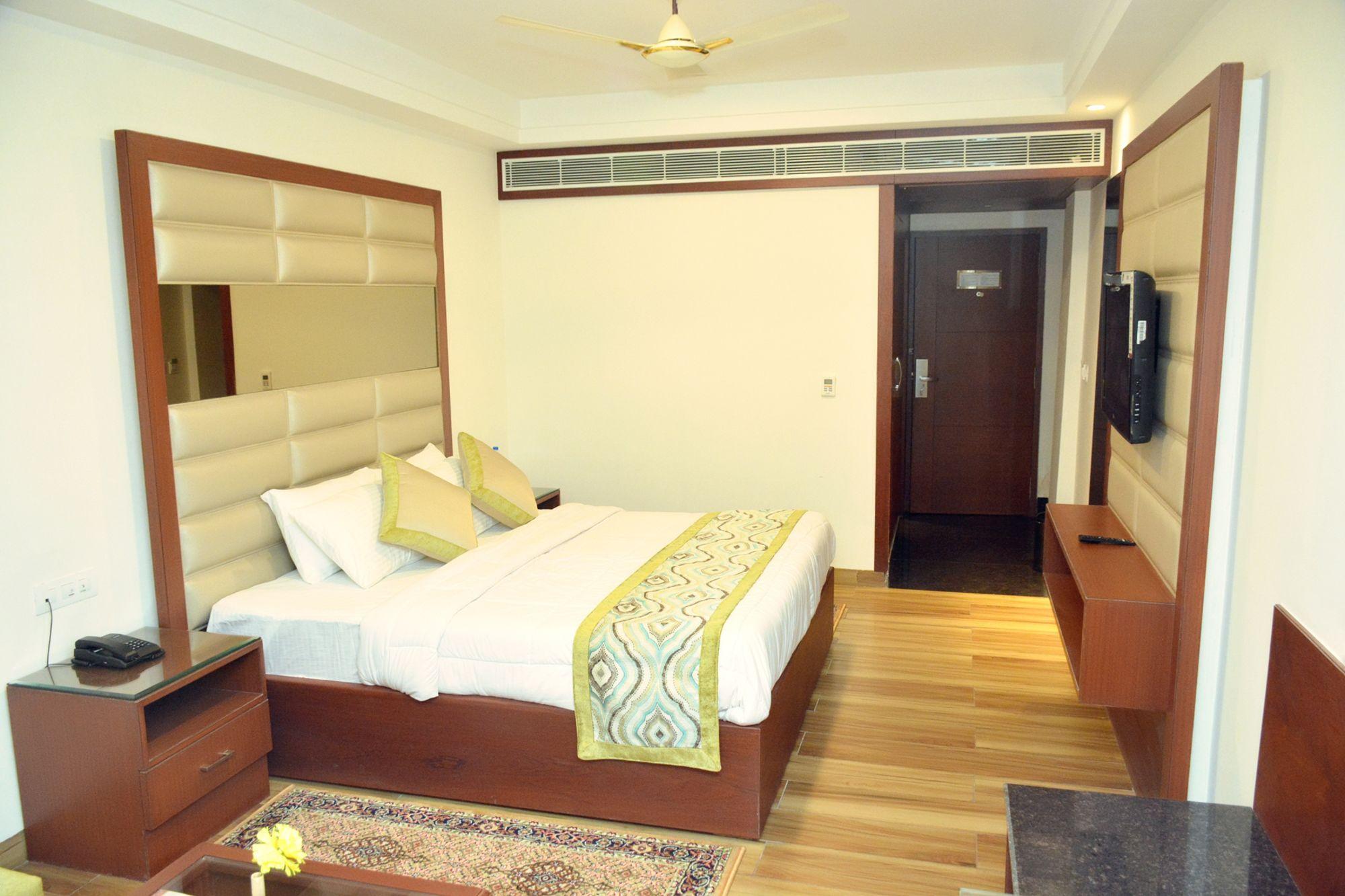 Hotel Ambica Katra Катра Екстериор снимка