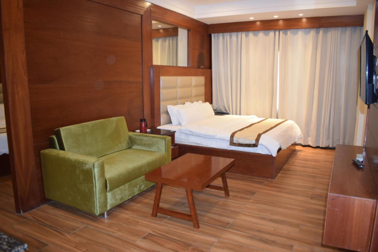 Hotel Ambica Katra Катра Екстериор снимка