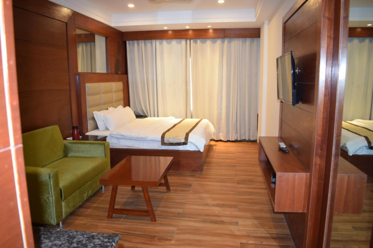 Hotel Ambica Katra Катра Екстериор снимка