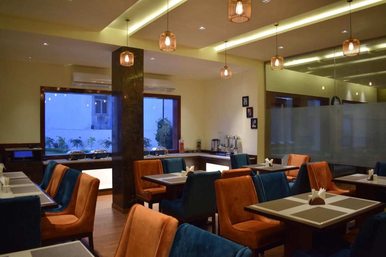 Hotel Ambica Katra Катра Екстериор снимка