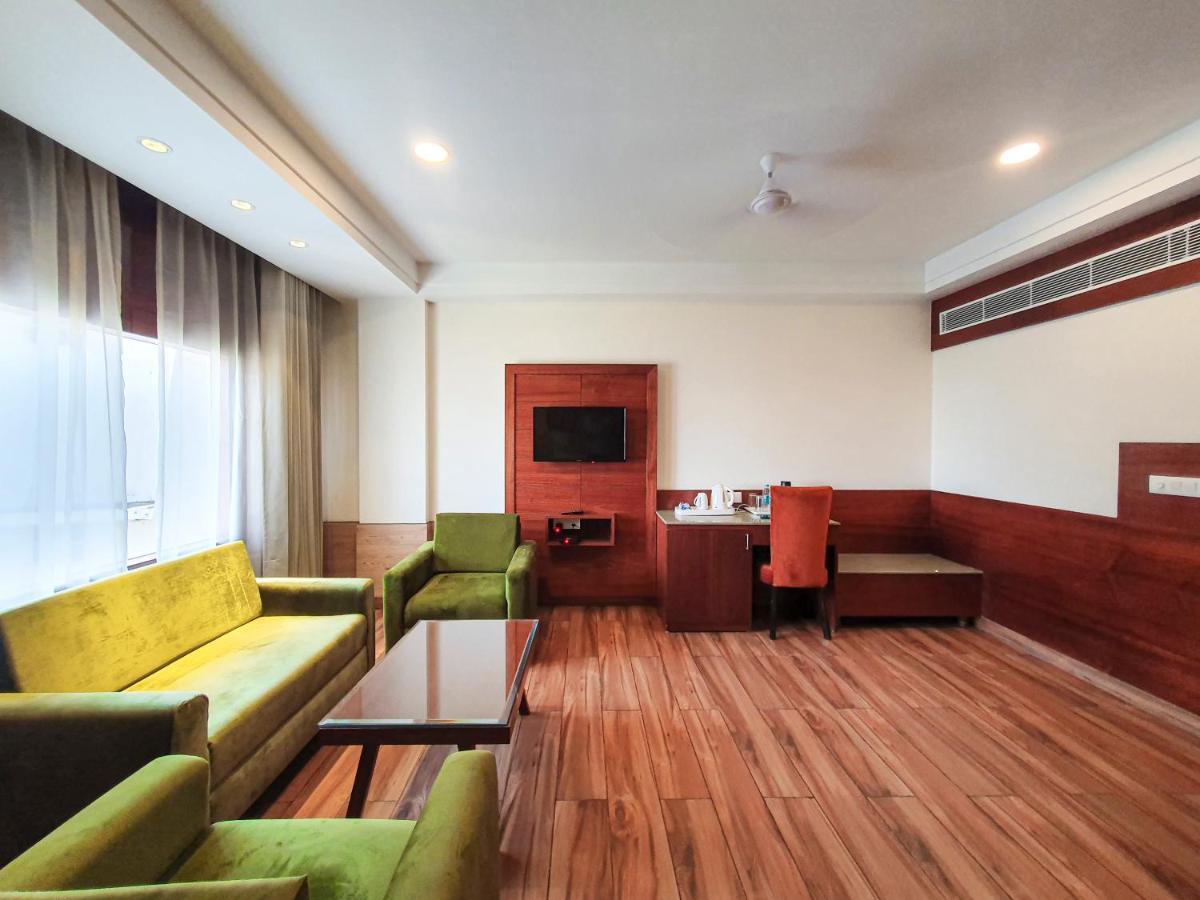 Hotel Ambica Katra Катра Екстериор снимка
