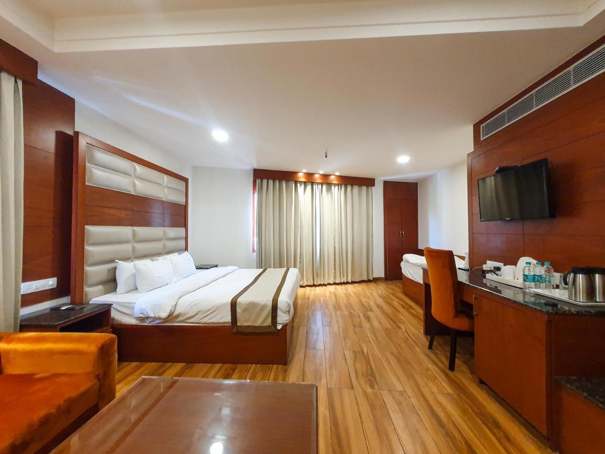 Hotel Ambica Katra Катра Екстериор снимка
