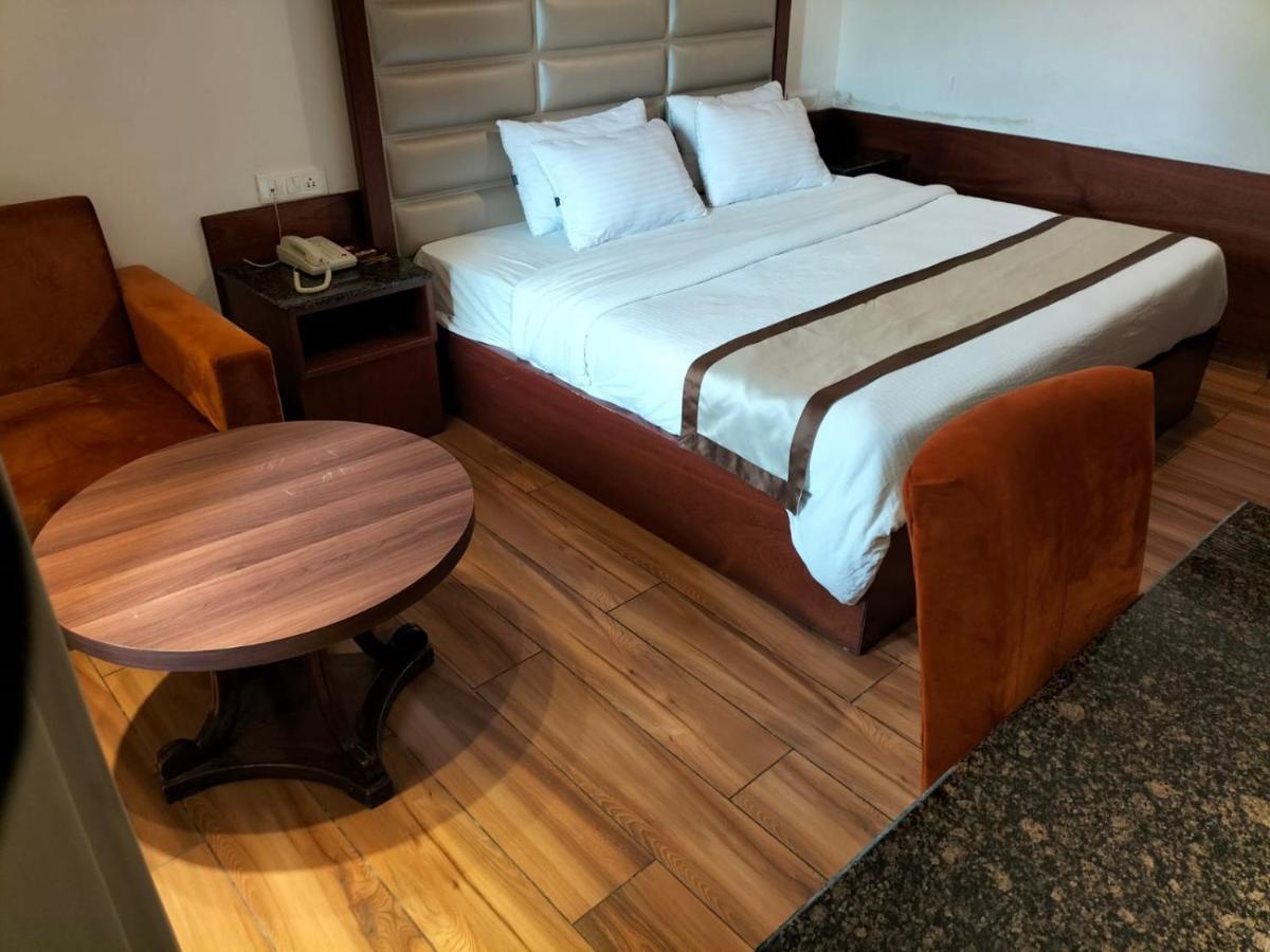 Hotel Ambica Katra Катра Екстериор снимка