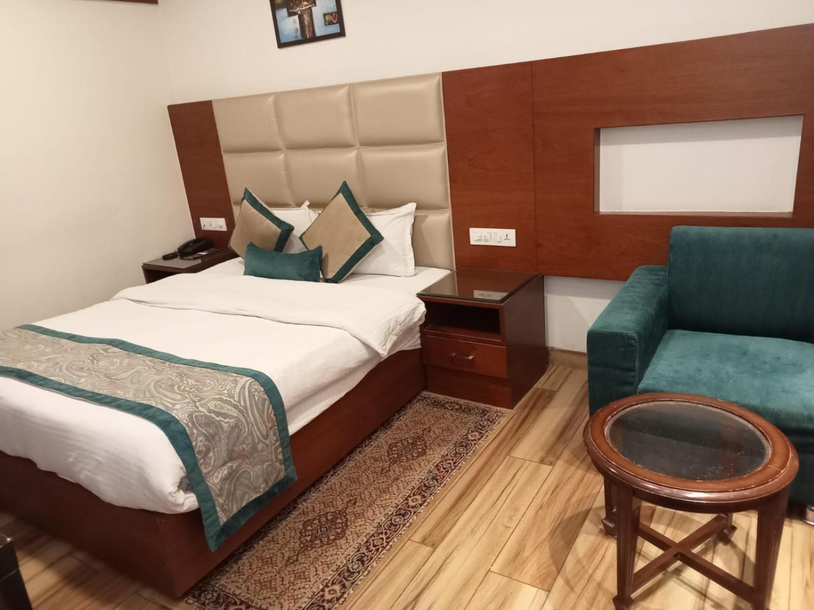Hotel Ambica Katra Катра Екстериор снимка