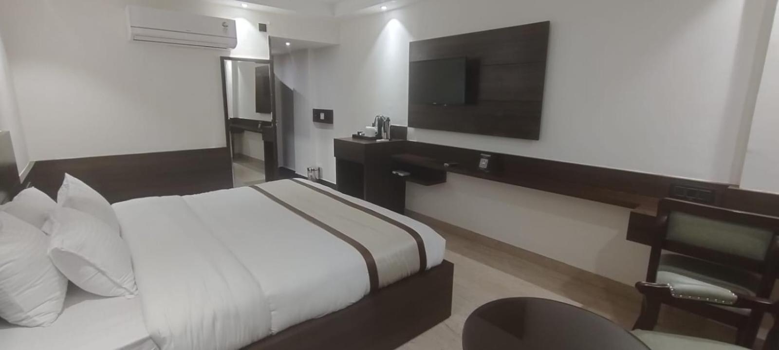 Hotel Ambica Katra Катра Екстериор снимка