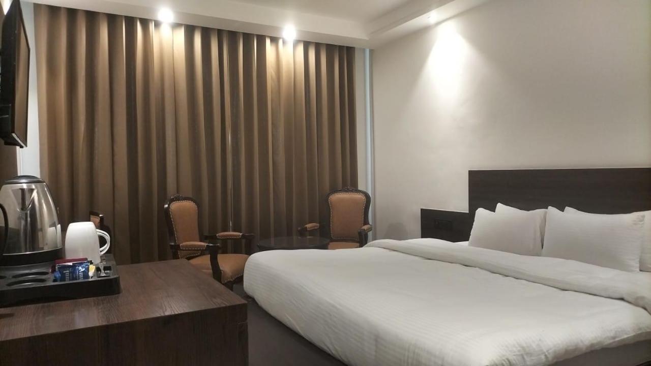 Hotel Ambica Katra Катра Екстериор снимка